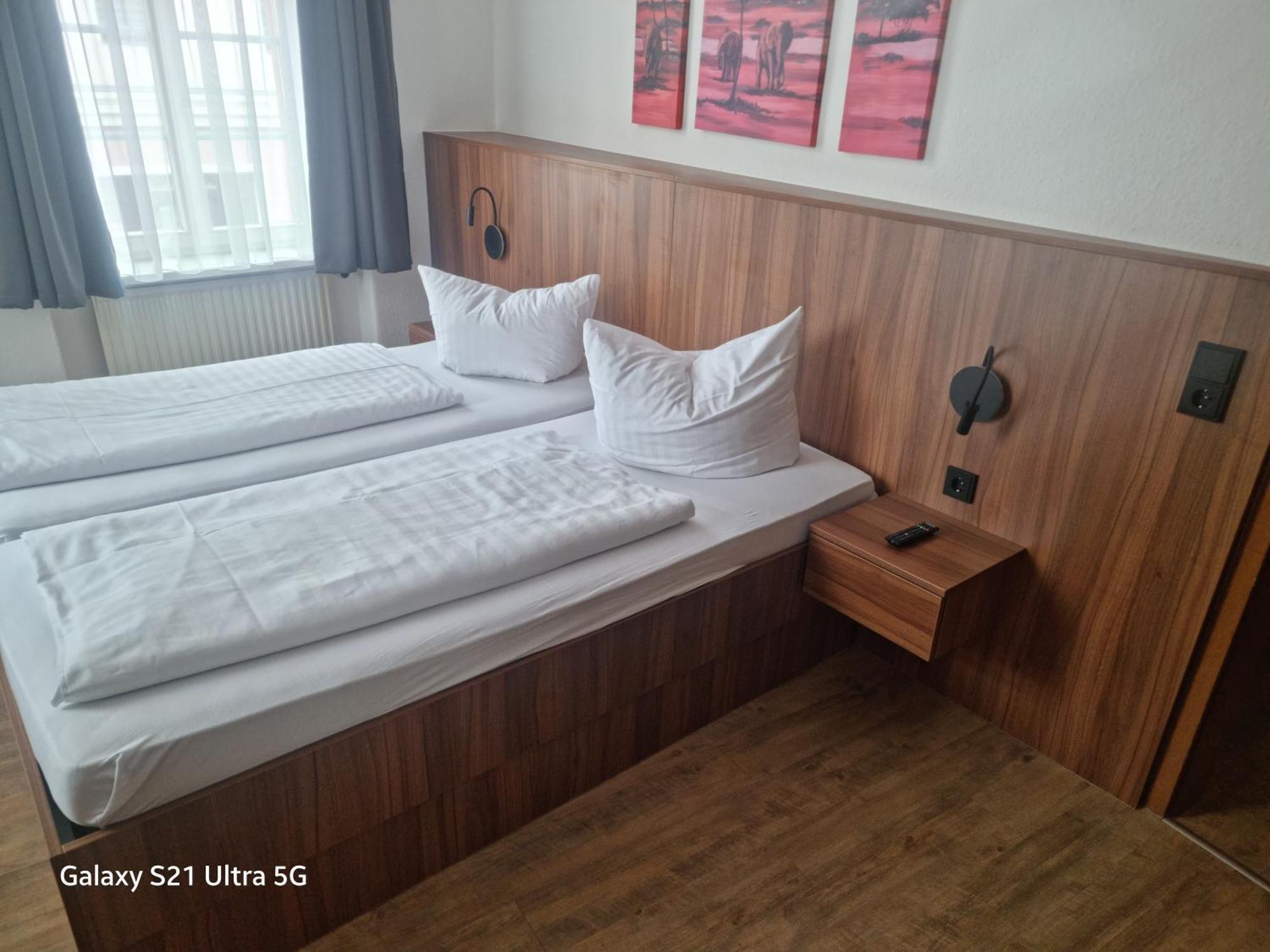 1A Hotel Zimmer Frei Шпремберг Екстериор снимка